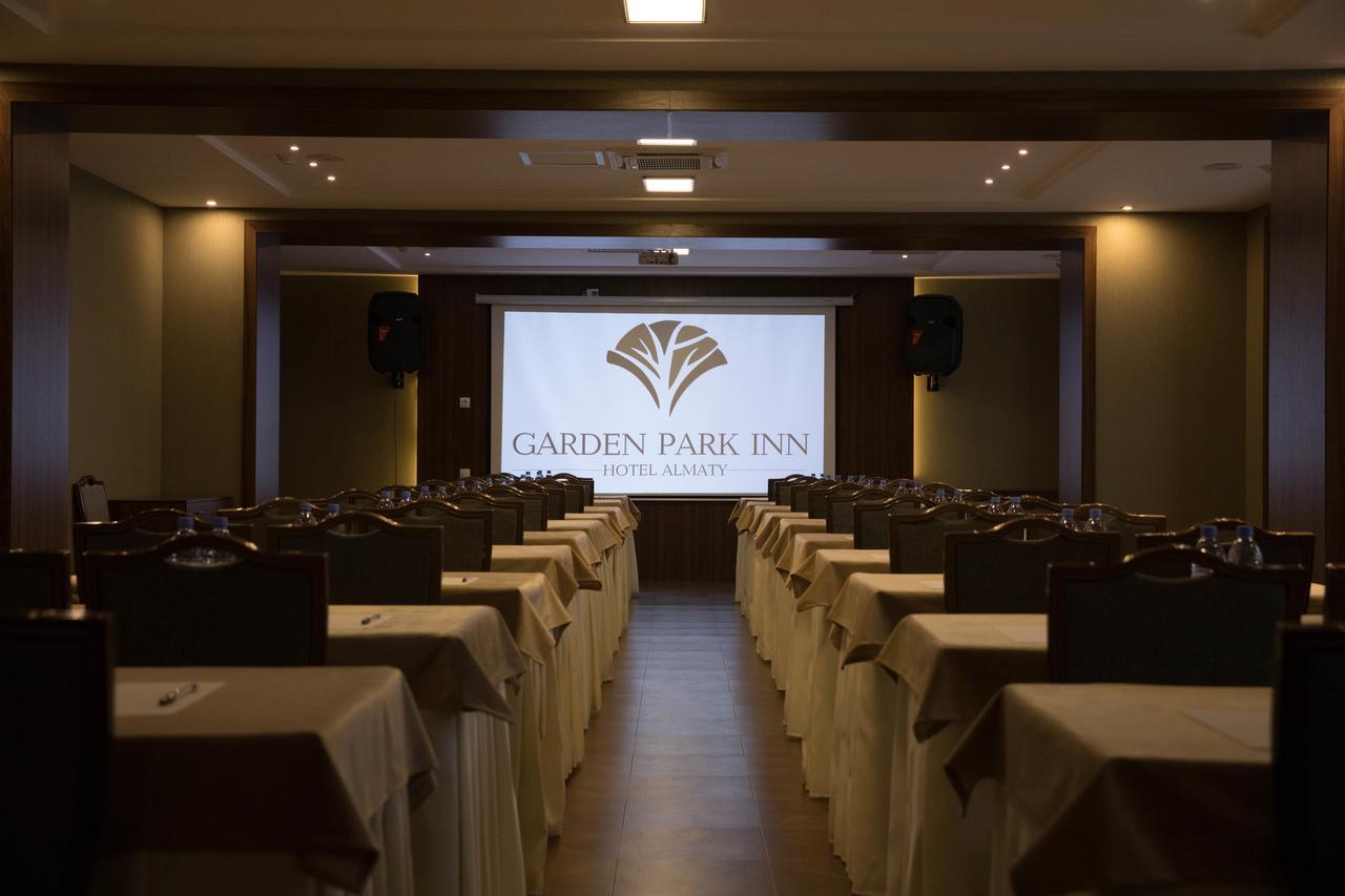 Garden Park Inn Almatî Exterior foto